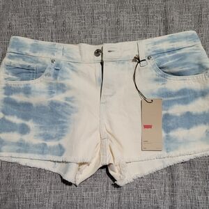 NWT Levi's Shorts Size 11/30